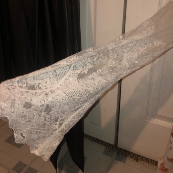 Floral lace romper - Picture 2 of 2